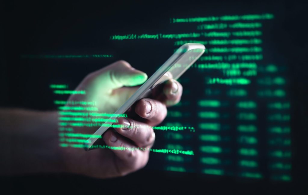 mobiele telefoon hacken en locatie achterhalen